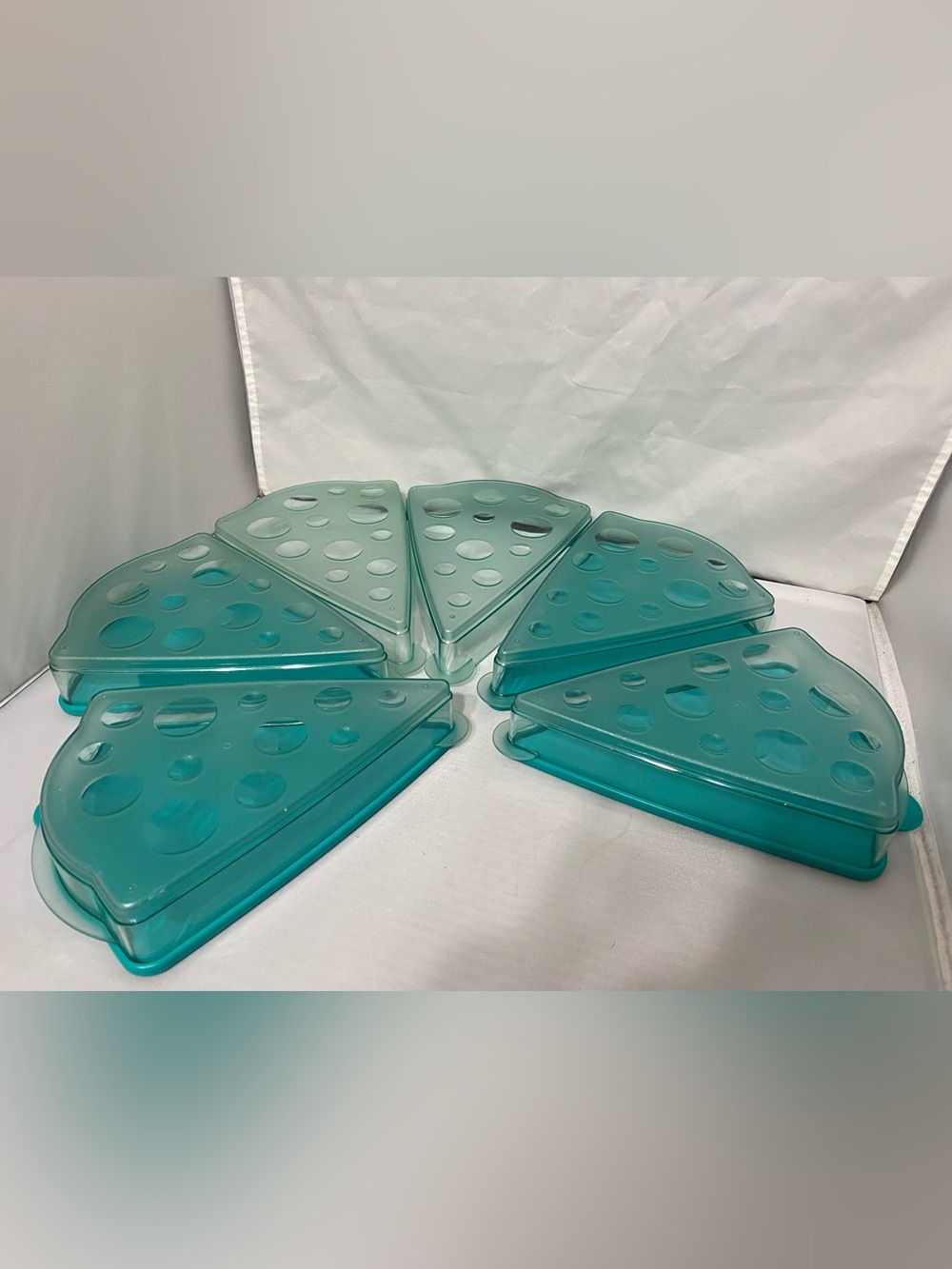 Tupperware Teal Stackable Pizza Storage - Picture 6 of 11